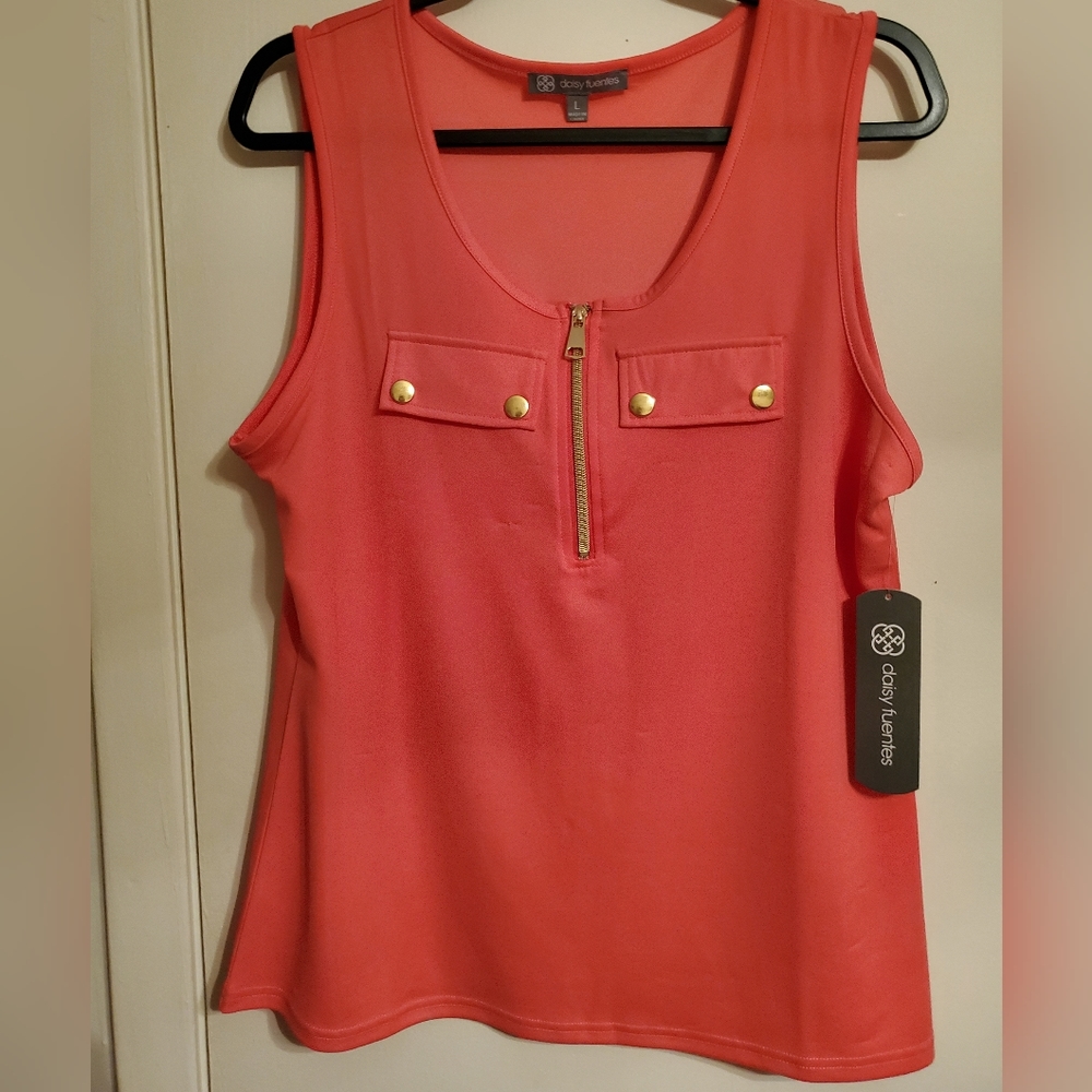 Ladies top, Size Large, New with tags, Daisy Fuentes